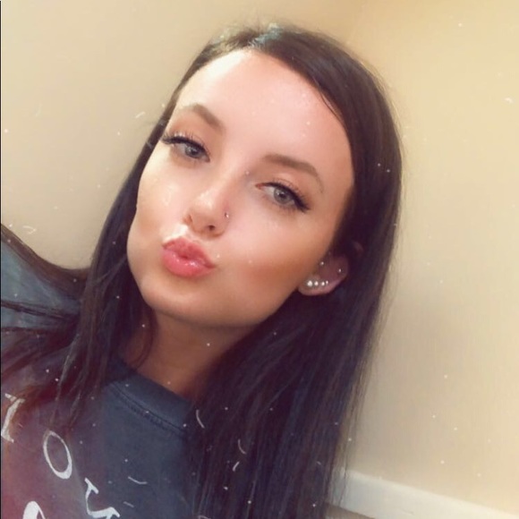 Meet your Posher, Paige - Picture 1 of 1